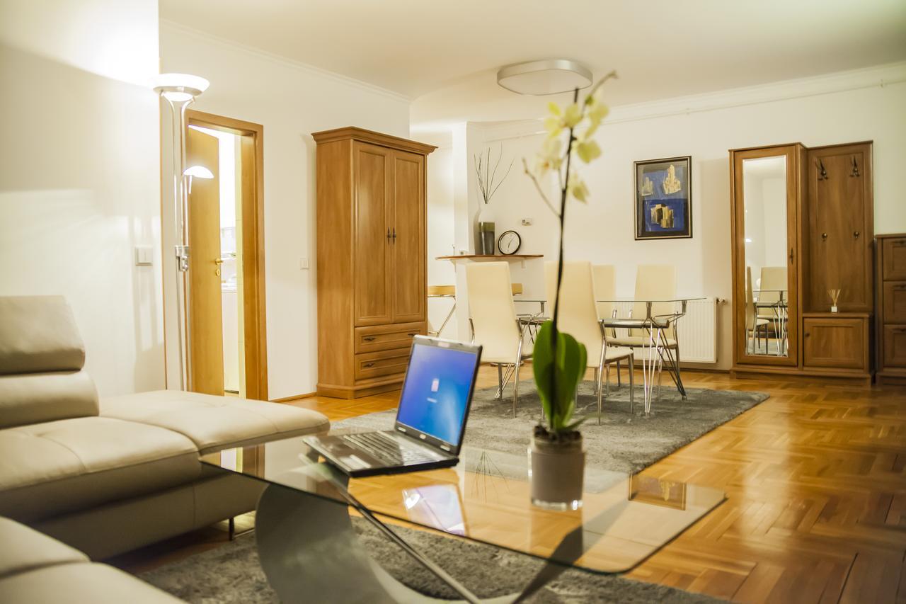 Business Class Apartment คลูจ-นาโปกา ภายนอก รูปภาพ