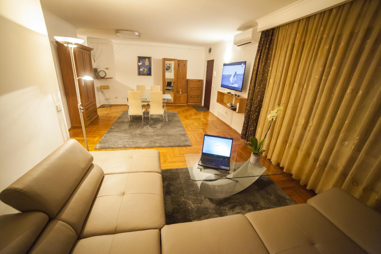 Business Class Apartment คลูจ-นาโปกา ภายนอก รูปภาพ