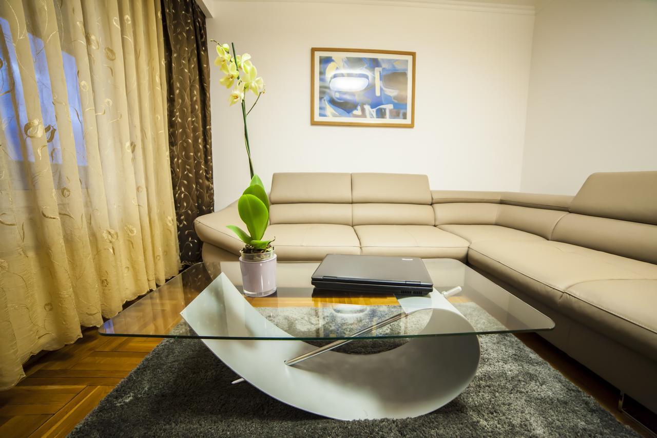 Business Class Apartment คลูจ-นาโปกา ภายนอก รูปภาพ