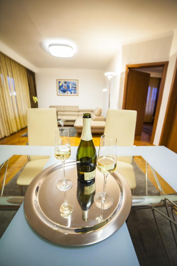Business Class Apartment คลูจ-นาโปกา ภายนอก รูปภาพ