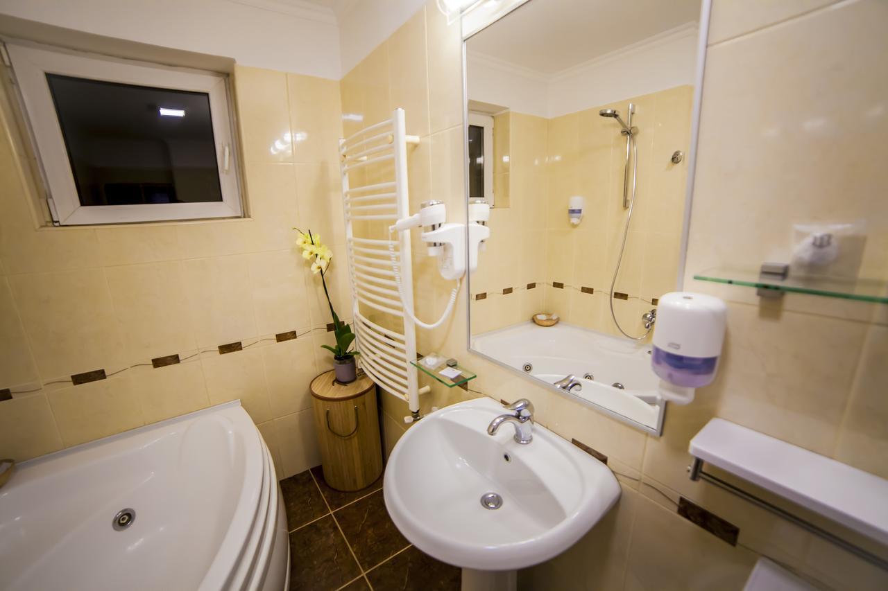 Business Class Apartment คลูจ-นาโปกา ภายนอก รูปภาพ